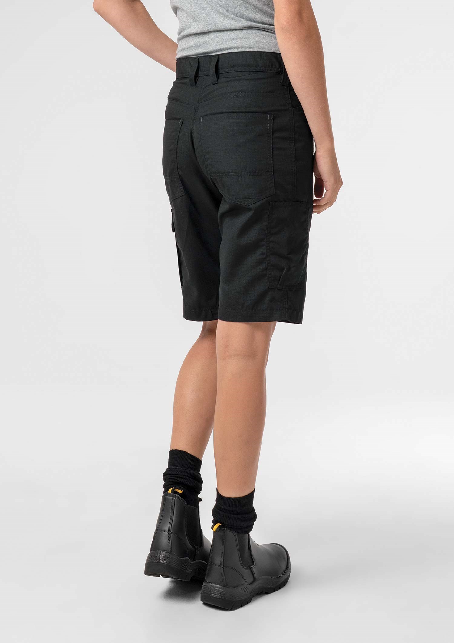 Tech Women's Cargo Short - black