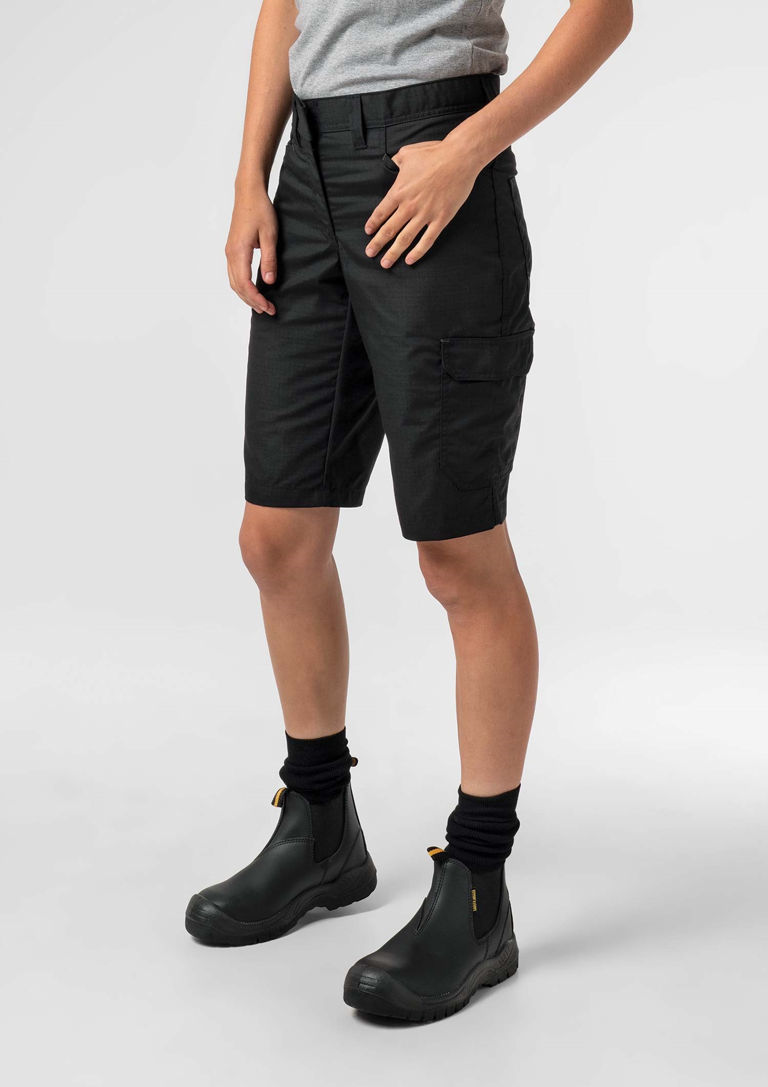 Tech Women's Cargo Short - black