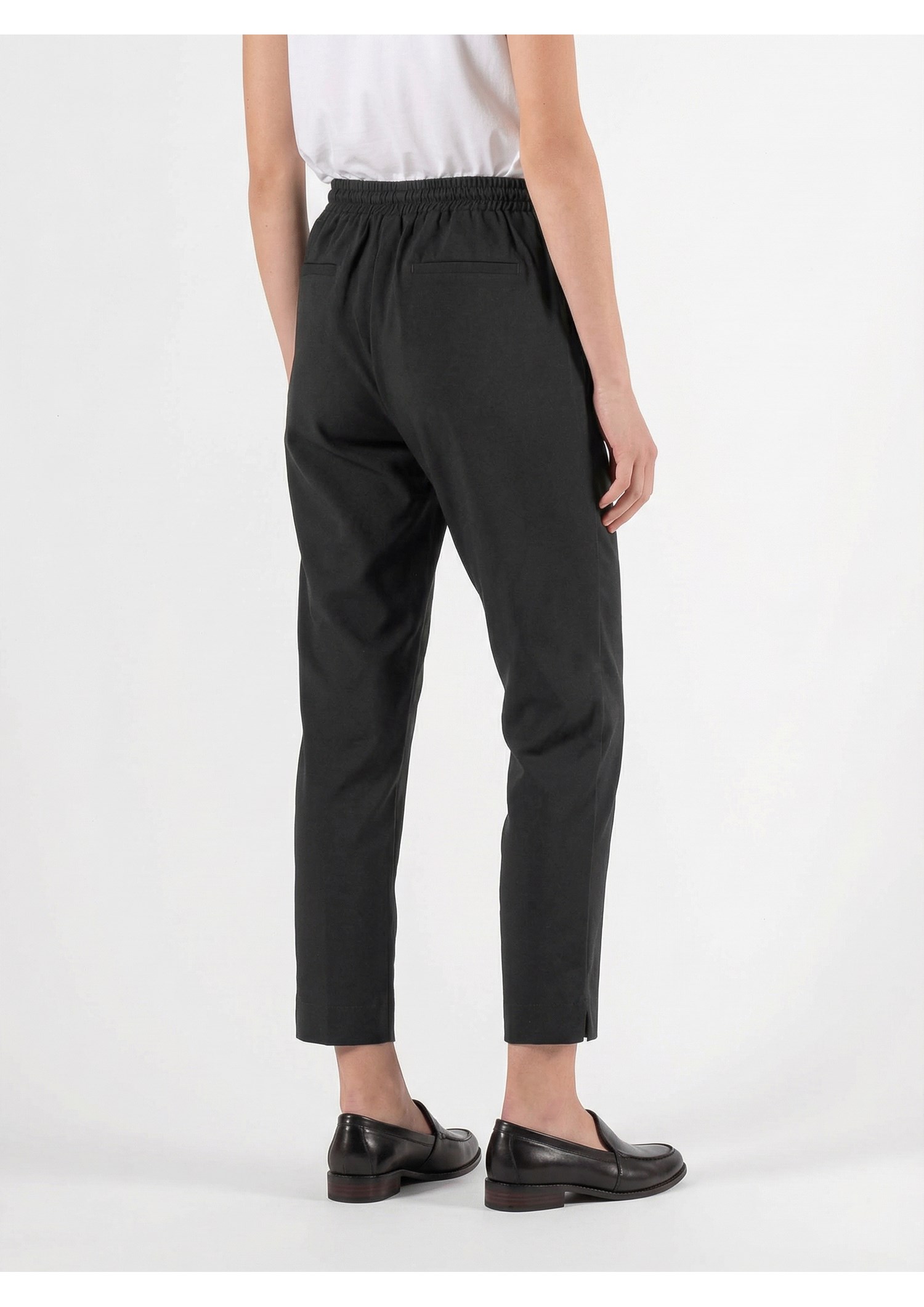 Aria Women's Jogger Pant - black