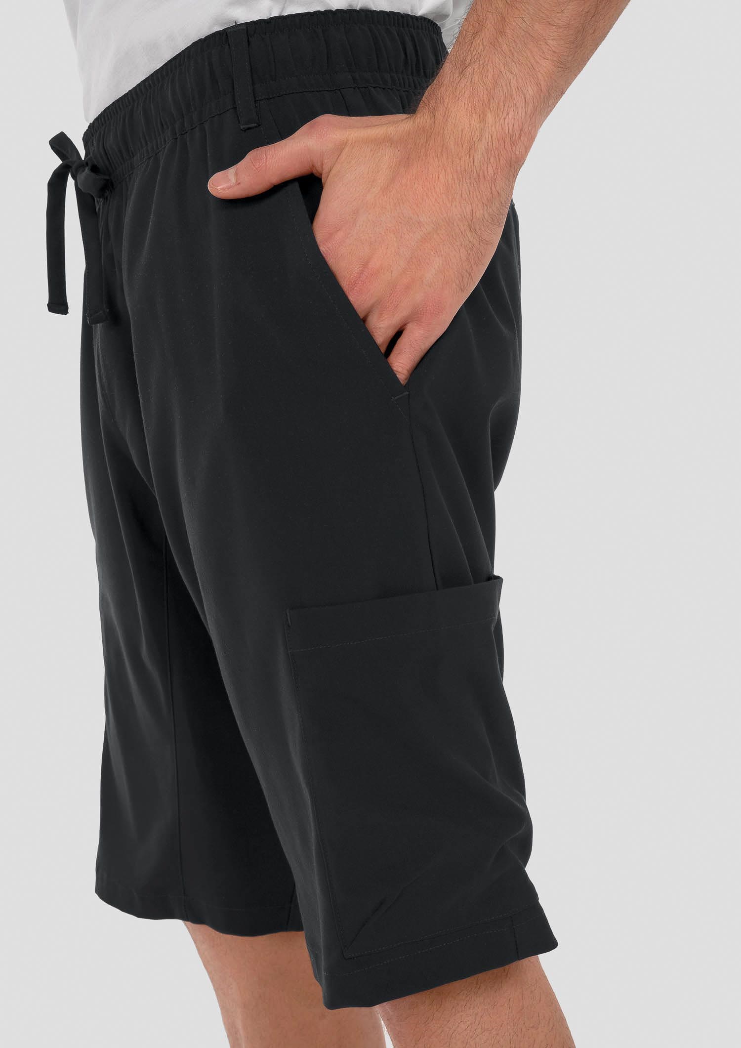 Totara Men's Utility Care Short - black
