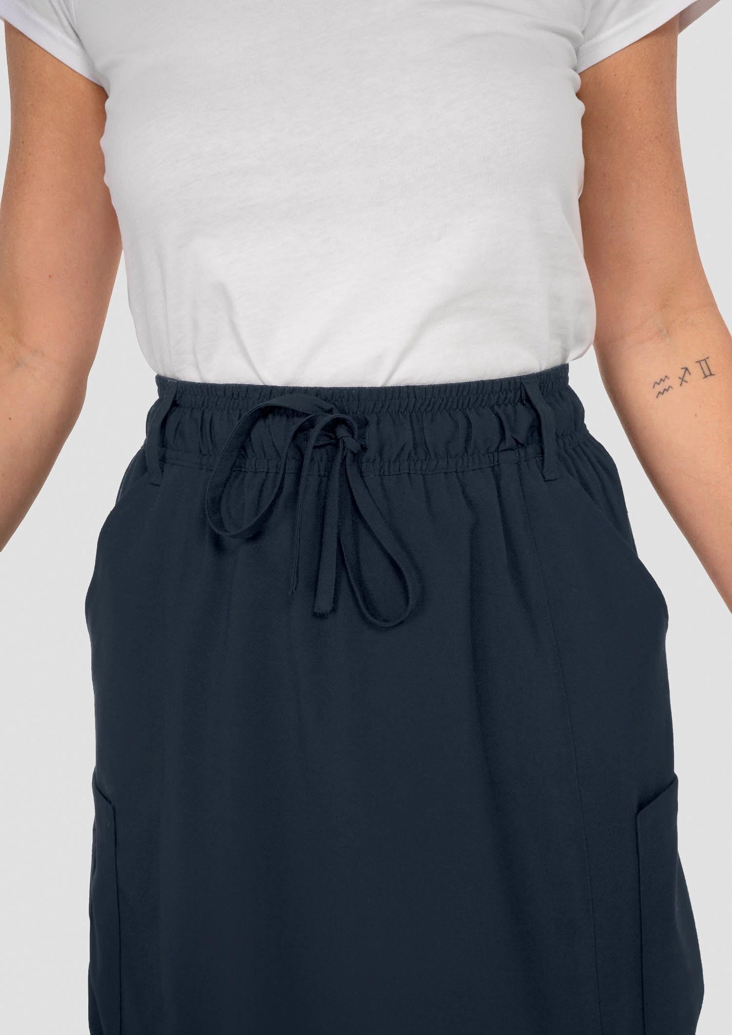 Hebe Women's Utility Care Skirt - navy