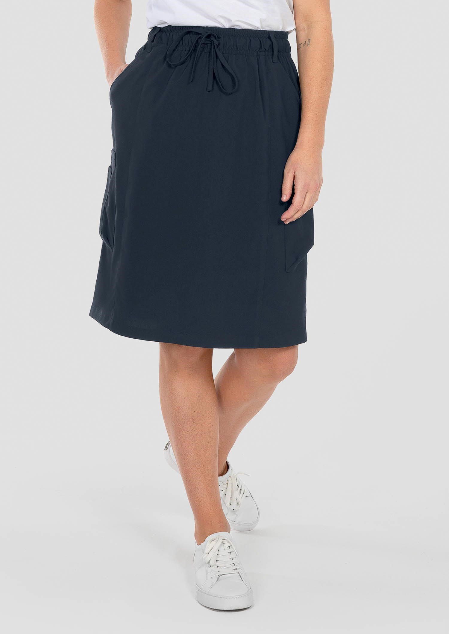 Hebe Women's Utility Care Skirt - navy