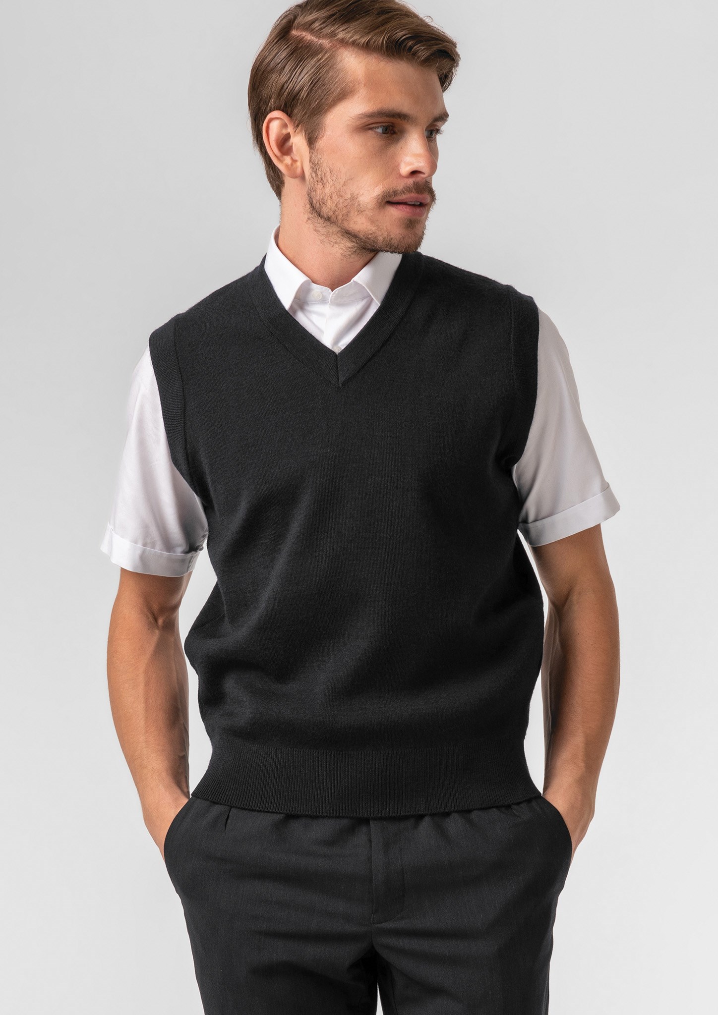 Ontario V-Neck Vest - black