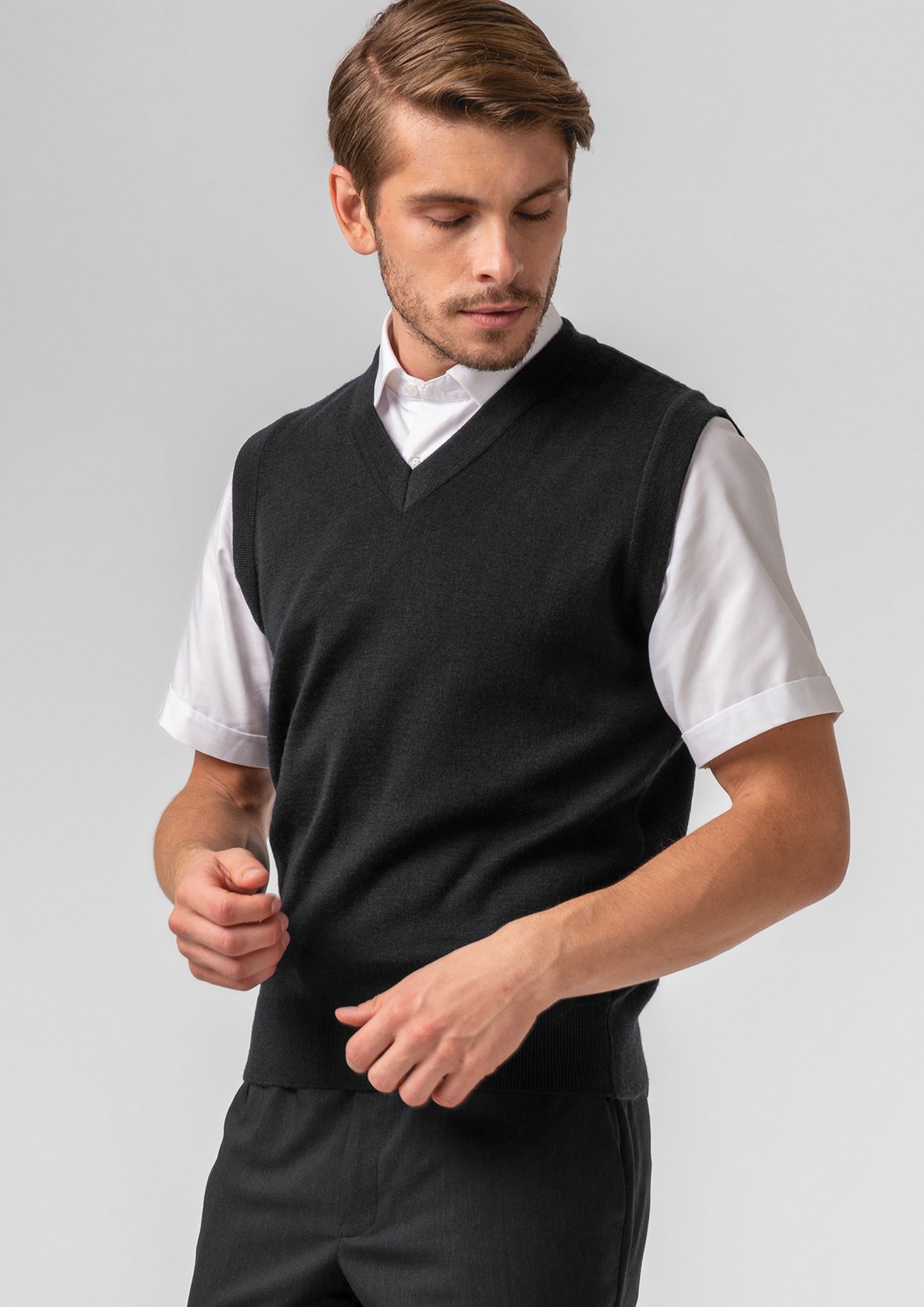 Ontario V-Neck Vest - black