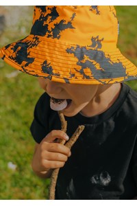 Kids Camo Bucket Hat - high vis orange kauri print / black